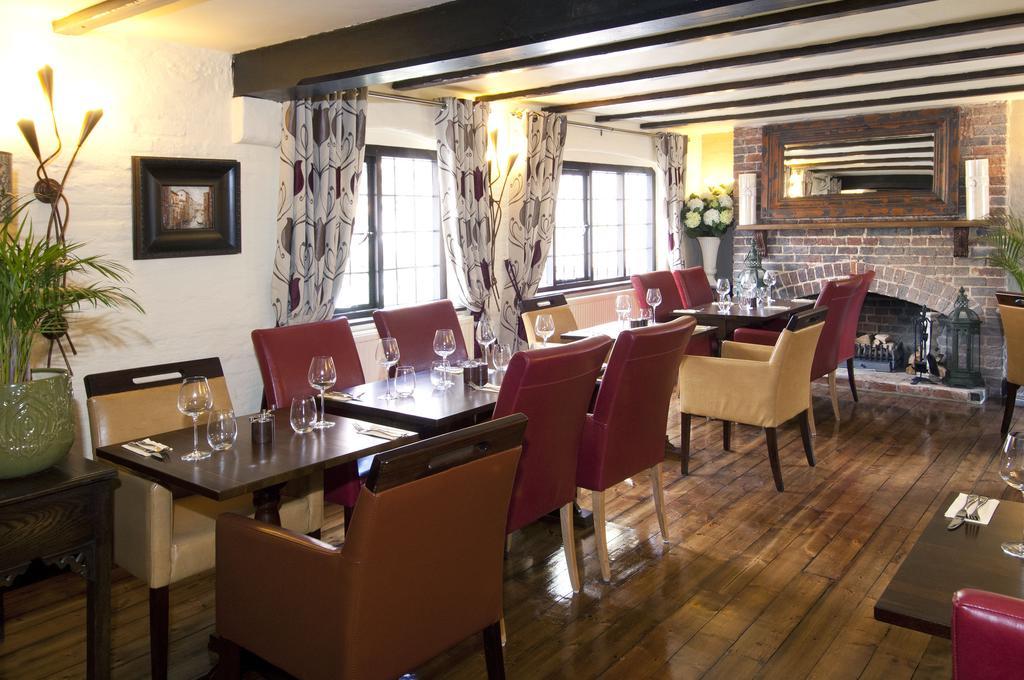 The Roundabout Hotel Pulborough Bagian luar foto