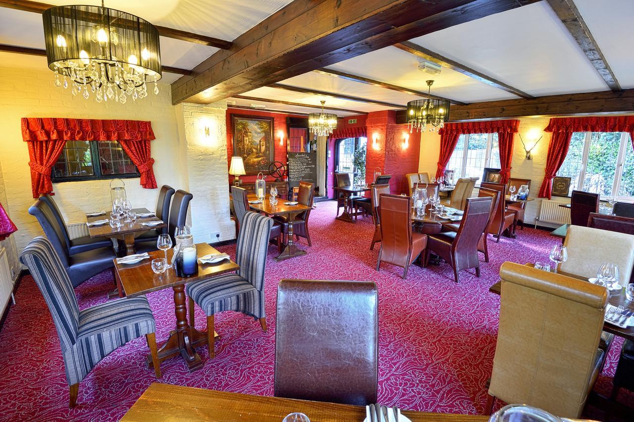 The Roundabout Hotel Pulborough Bagian luar foto