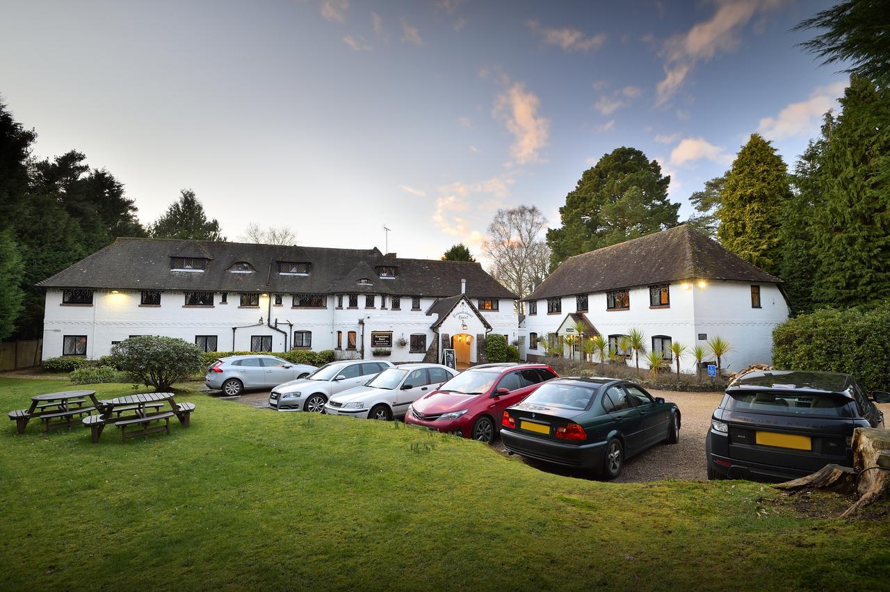 The Roundabout Hotel Pulborough Bagian luar foto