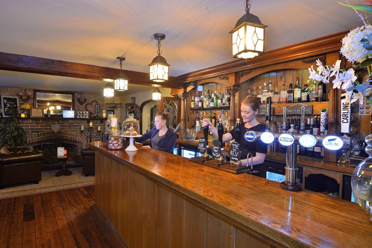 The Roundabout Hotel Pulborough Bagian luar foto